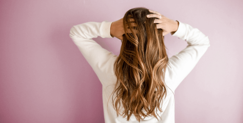 Skład i działanie lakierów do włosów